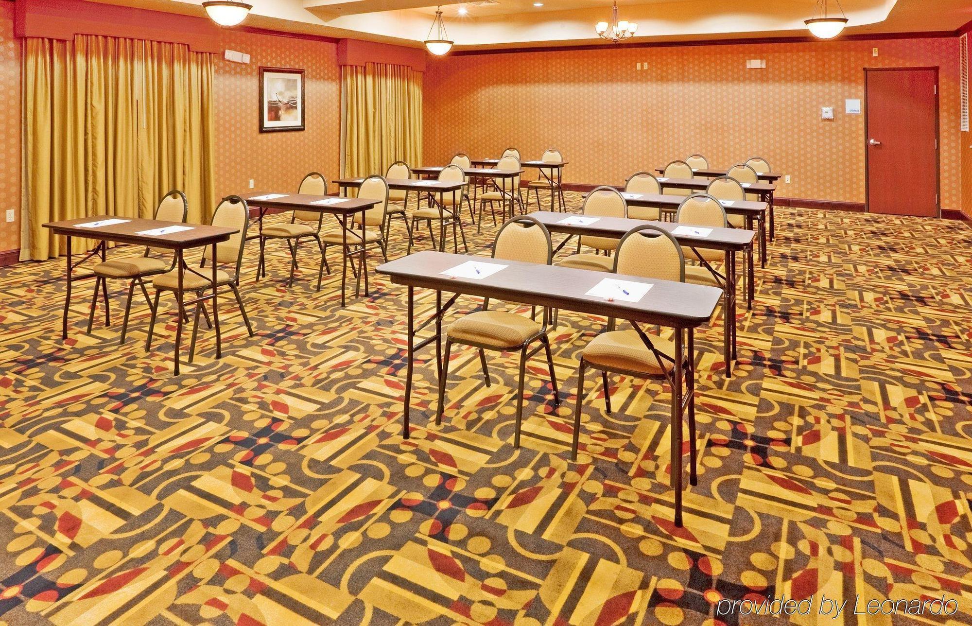 Holiday Inn Express Hotel And Suites Altus By Ihg Зручності фото